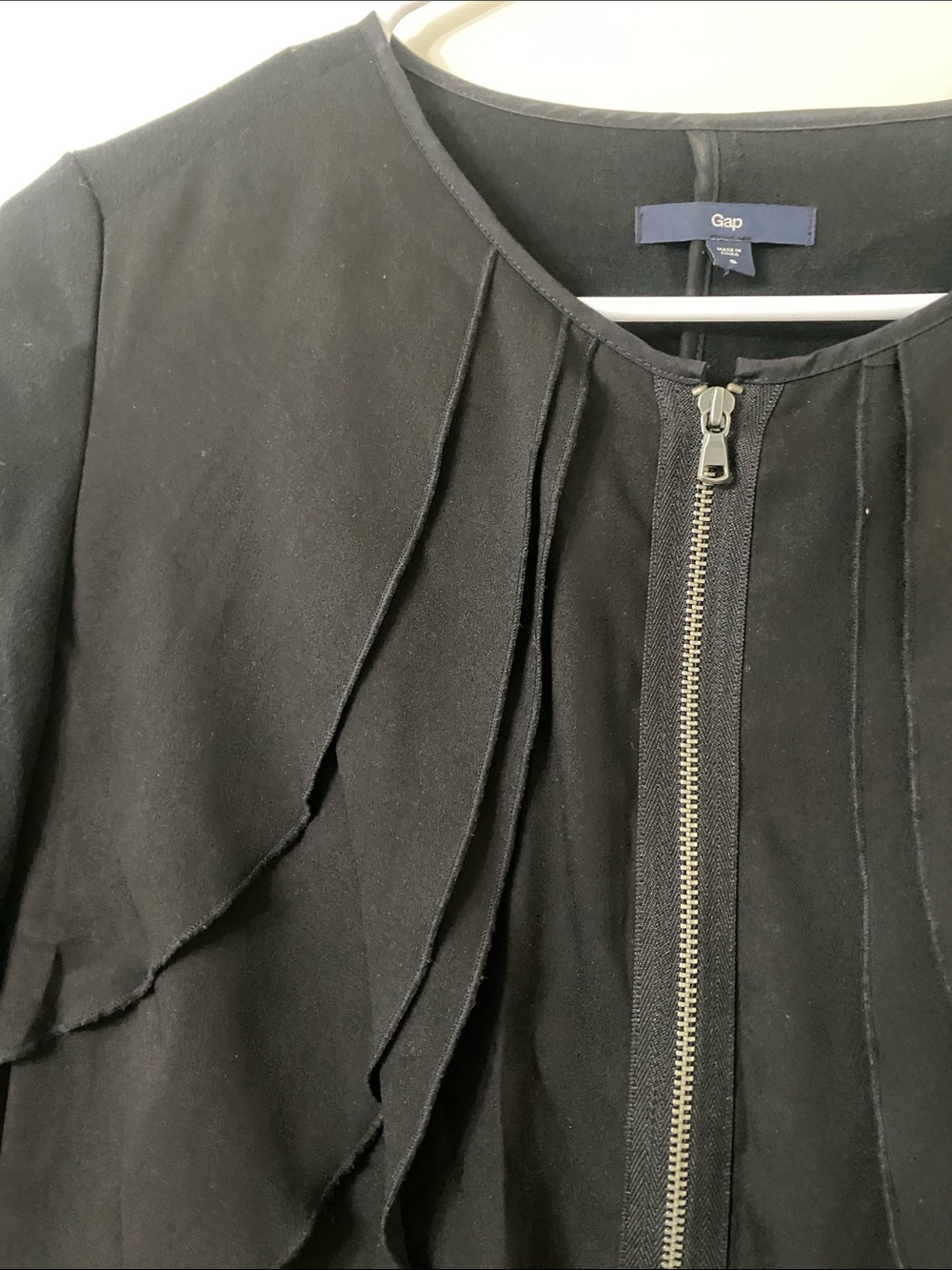 GAP Black Ruffle-Front Zip Jacket - Picture 3 of 4